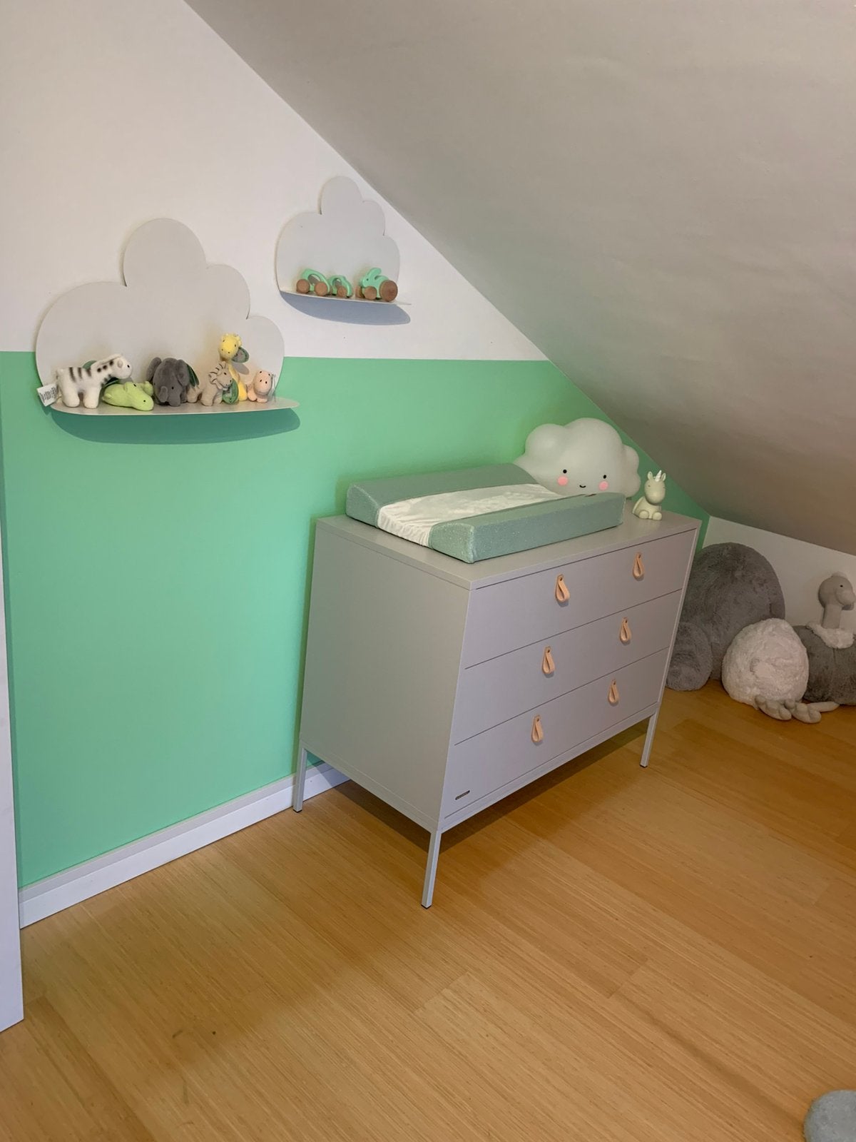 Ledikant / peuterbed en commode Kidsmill Amy, Ophalen, Zo goed als nieuw, Jongetje of Meisje