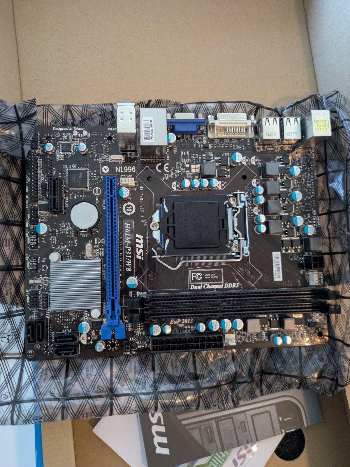 MSI H61M-P31/W8 Moederbord - Nieuwstaat, DDR3, Ophalen of Verzenden, Zo goed als nieuw, Micro-ATX