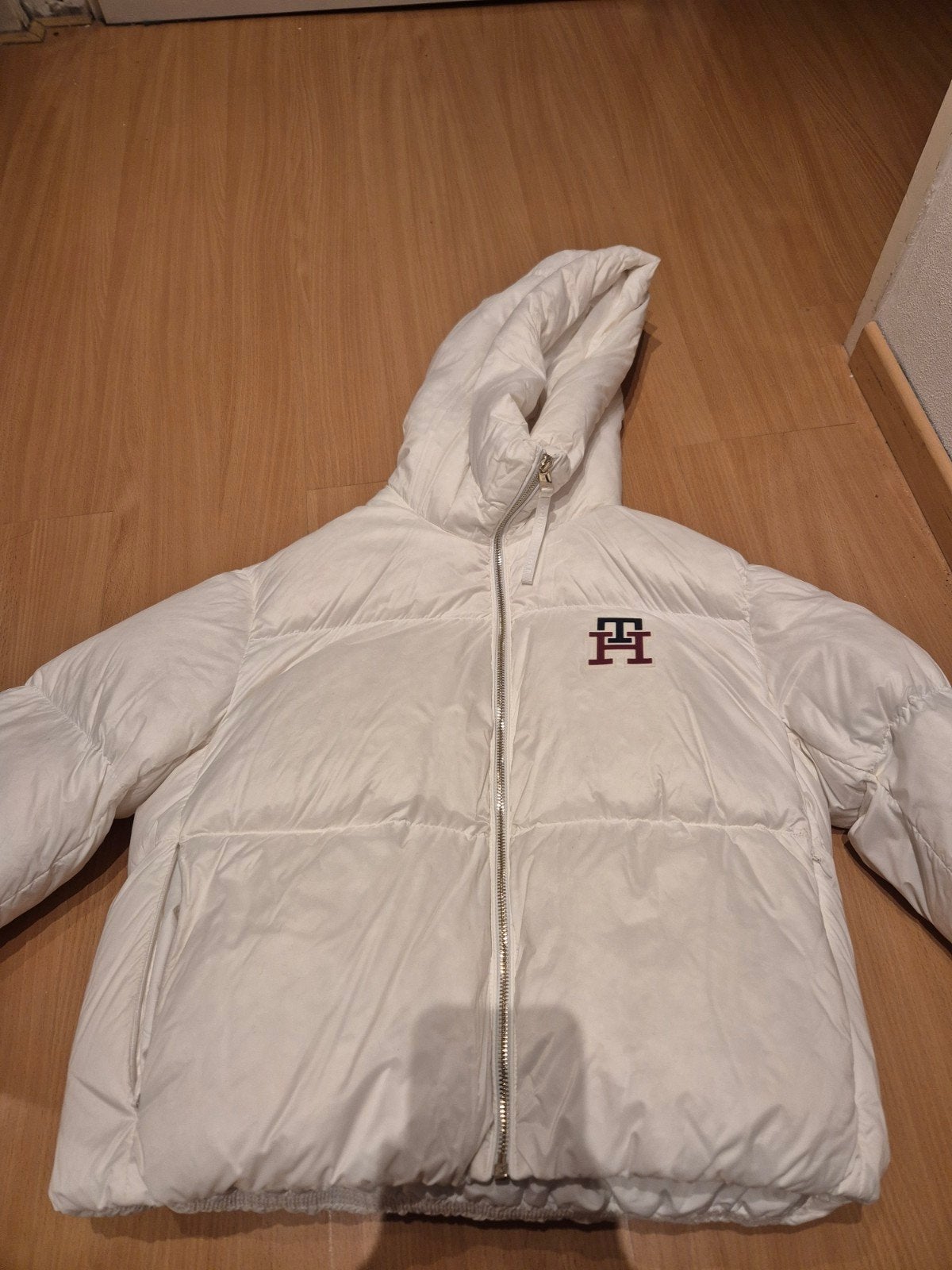 Tommy Hilfiger puffer jas wit maat S, Wit, Ophalen of Verzenden, Maat 36 (S), Gedragen