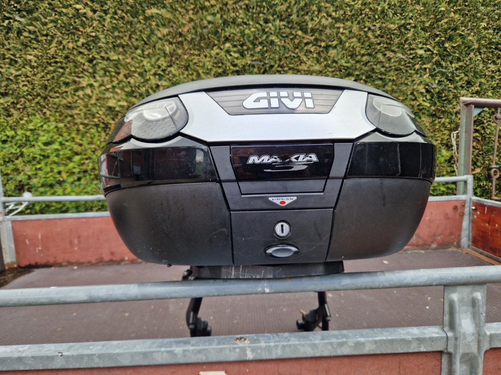 Topkoffer GIVI MAXIA incl bevestiging Z1000SX, Ophalen, Gebruikt