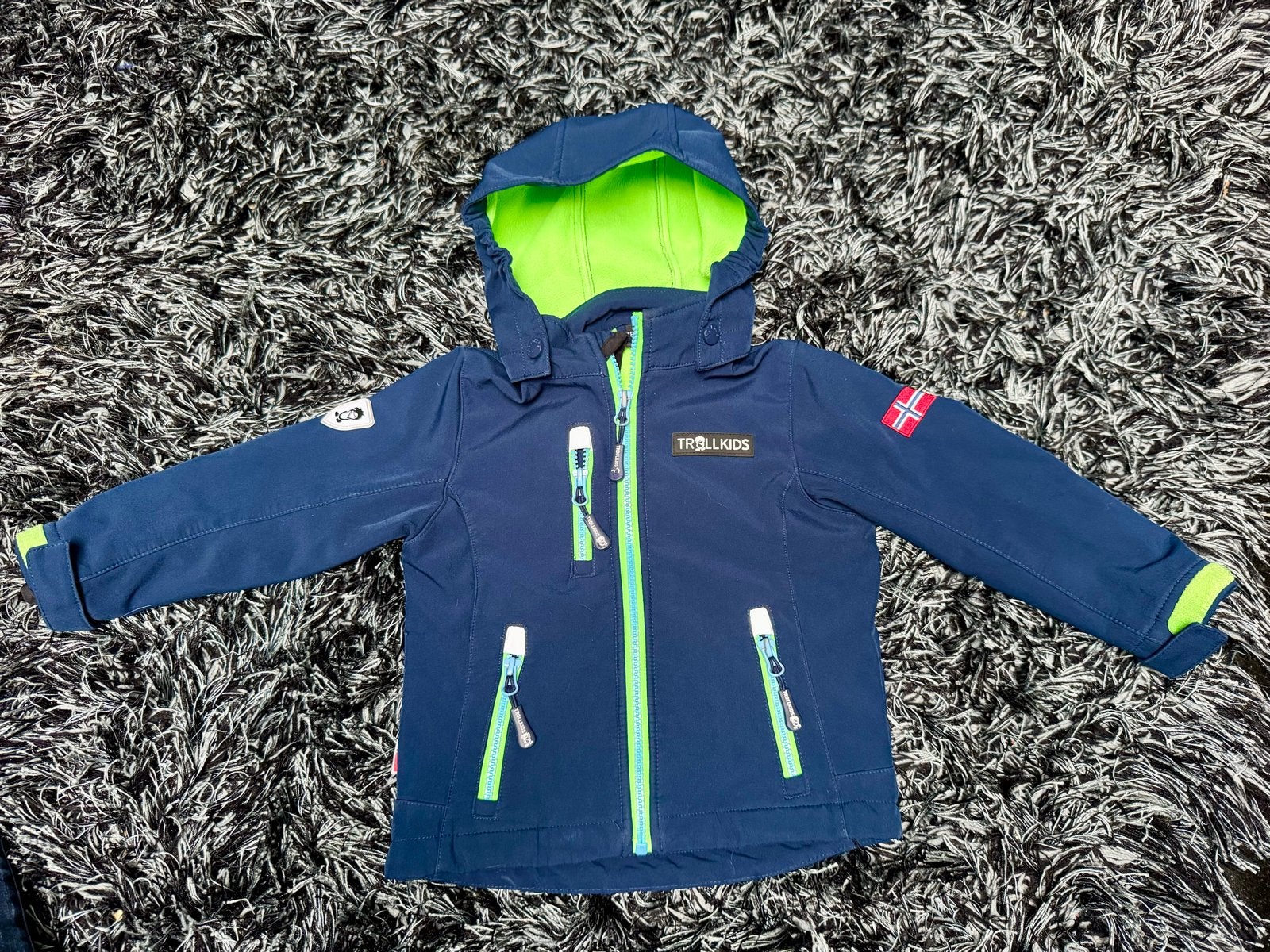 Trollkids softshell jas blauw maat 98 zo goed als nieuw, Ophalen of Verzenden, Zo goed als nieuw, Jongen of Meisje, Jas