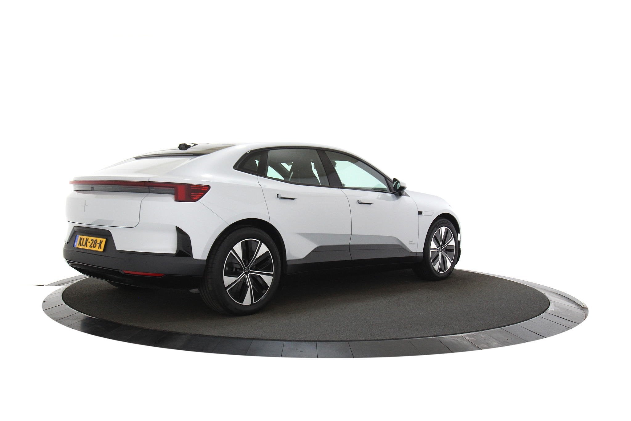 Polestar 4 Long Range Single motor 100 kWh, Automaat, 0 cilinders, 0 kWh, Leder