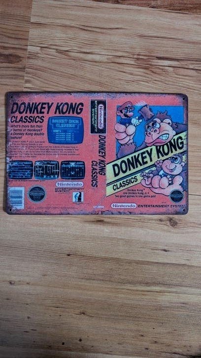 Donkey Kong Classics - Metalen Decoratieplaat, 1 speler, Ophalen of Verzenden, Zo goed als nieuw, Vanaf 3 jaar