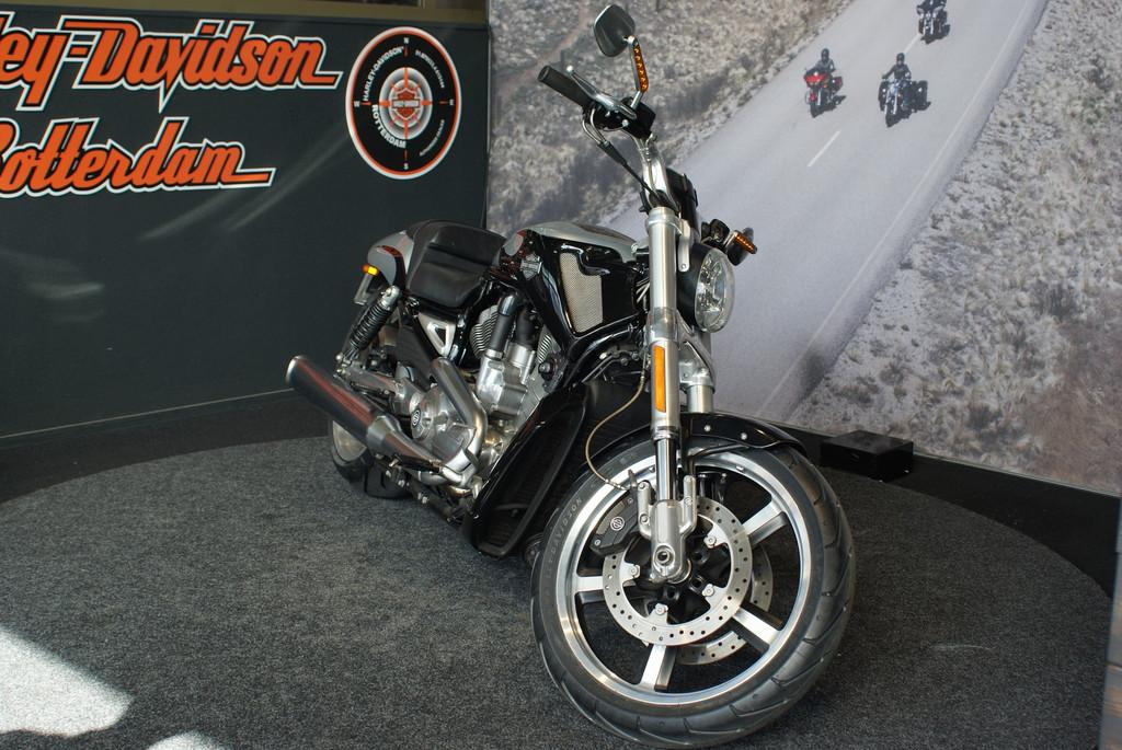 Harley-Davidson VRSCF V-Rod Muscle (bj 2009), Motoren, Laan van Vredenoord 33
2289 DA  RIJSWIJK, NL, Bedrijf, Overig, Sales@harleydavidsonrotterdam.nl