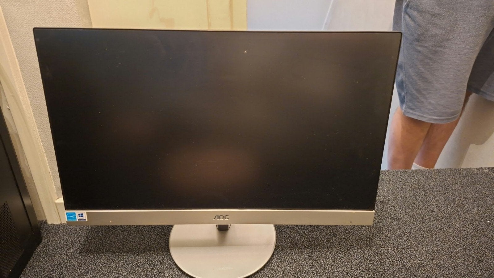 Computer + 3 beeldschermen + 2 speaker sets, Ophalen, 60 Hz of minder, IPS