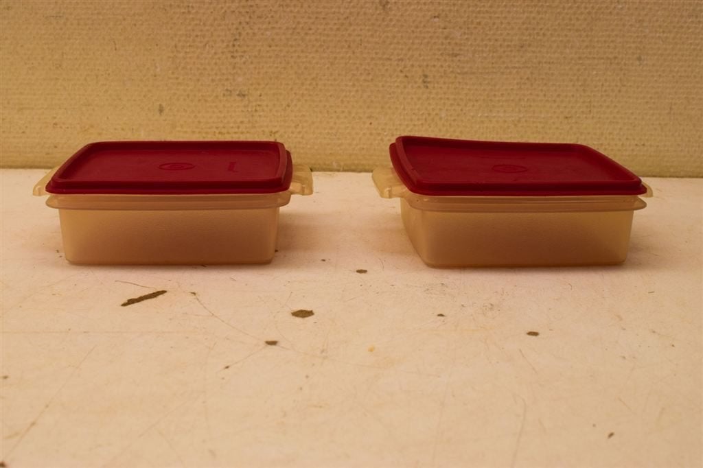 2 stuks Tupperware bakjes 47153