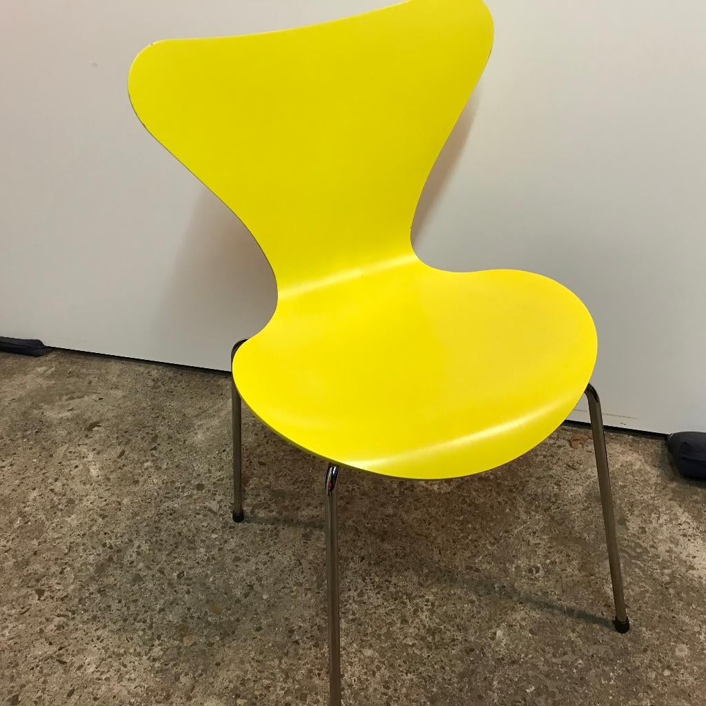 Fritz Hansen 3107 vlinder stoel stoelen chairs geel, Gebruikt, Twee, Overige kleuren, Ophalen of Verzenden