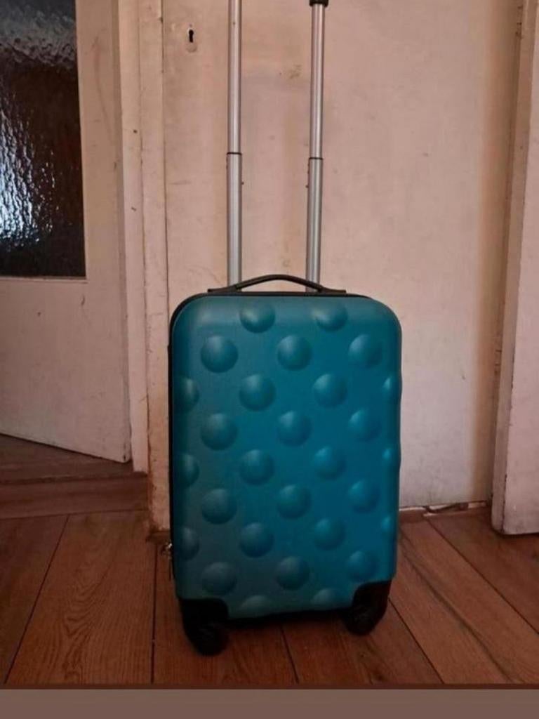 Te koop! Hema merk reiskoffer/handBaggage met 4stevige wiel, Sieraden, Tassen en Uiterlijk, Koffers, Ophalen, Hard kunststof