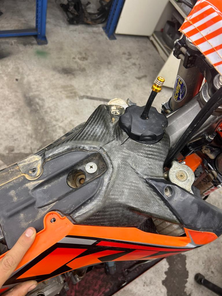 Carbon tank kappen KTM 350cc (2011-2016), Motoren, Ophalen of Verzenden