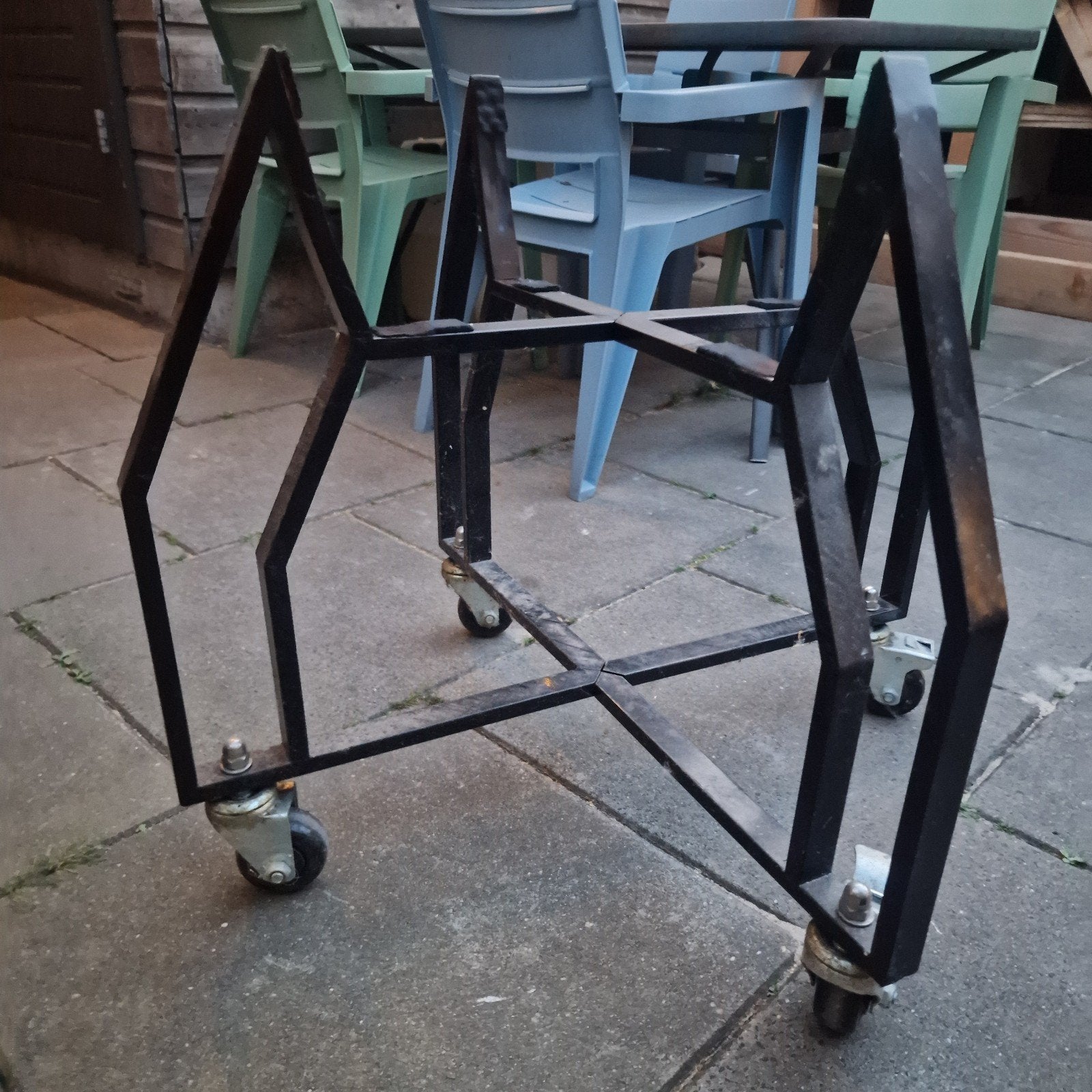 Onderstel Grill Guru Large met wielen, Ophalen