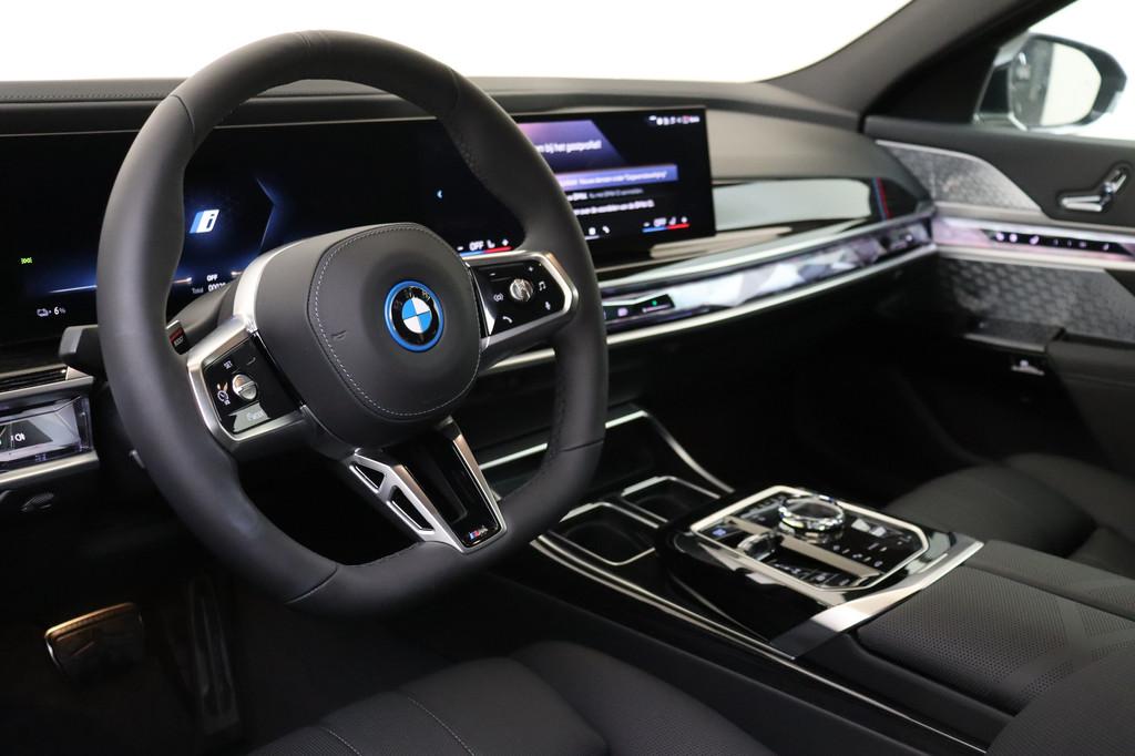 BMW i7 eDrive50 M Sport / Panoramadak / Massagefunctie / Sto, Automaat, Achterwielaandrijving, Zwart, Nieuw
