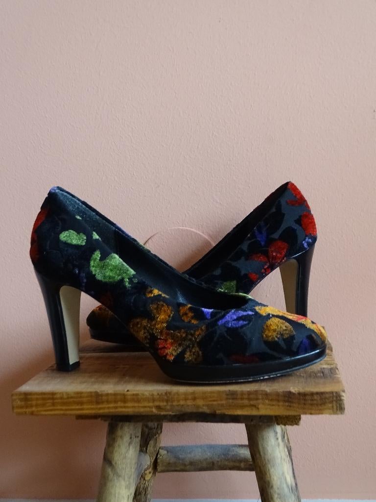 Gabor pumps met bloemen maat 37, Pumps, Zwart, Gabor, Ophalen of Verzenden