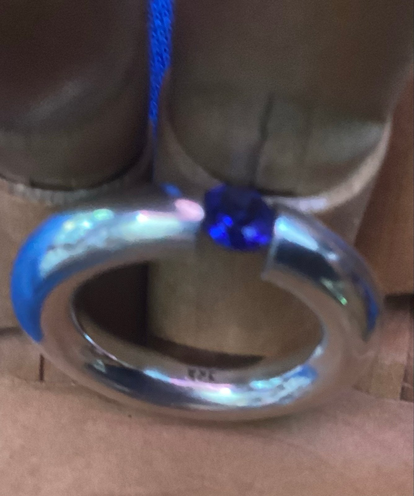 Zilveren spanring met blauwe edelsteen, Sieraden, Tassen en Uiterlijk, Ringen, Zo goed als nieuw, Dame, 18 tot 19, Zilver, Met edelsteen