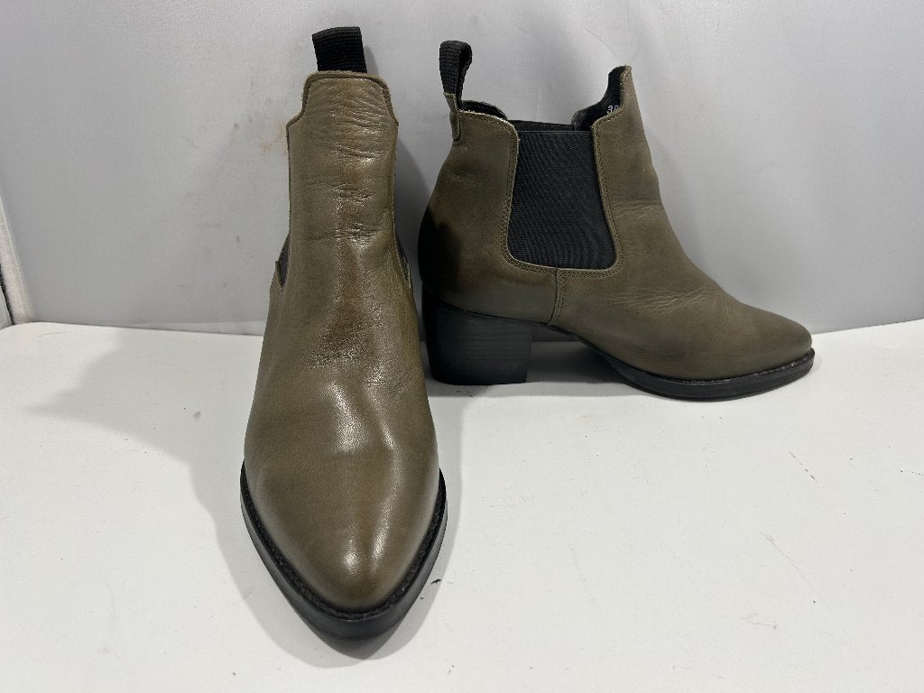 Sacha, maat 38 hippe khaki groene enkellaarsjes., Verzenden, Lage of Enkellaarzen, Zo goed als nieuw, Nvt