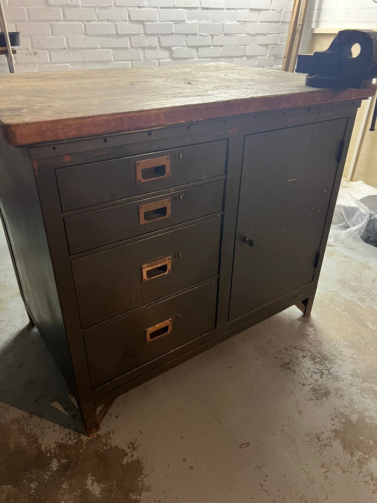 Werkbank met bankschroef werktafel, Ophalen, Gebruikt