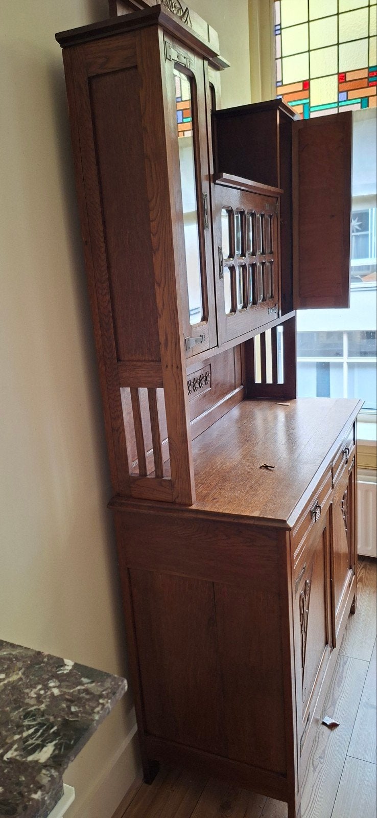 Antieke houten kast met klein scheurtje, Antiek en Kunst, Ophalen of Verzenden