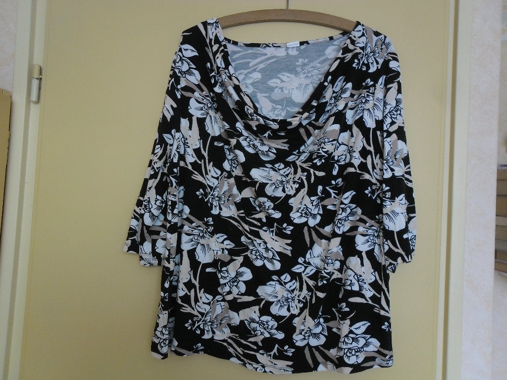 Nieuw dames shirt. Maat XL, Meerkleurig, Maat 46/48 (XL) of groter, Nieuw, Ophalen of Verzenden