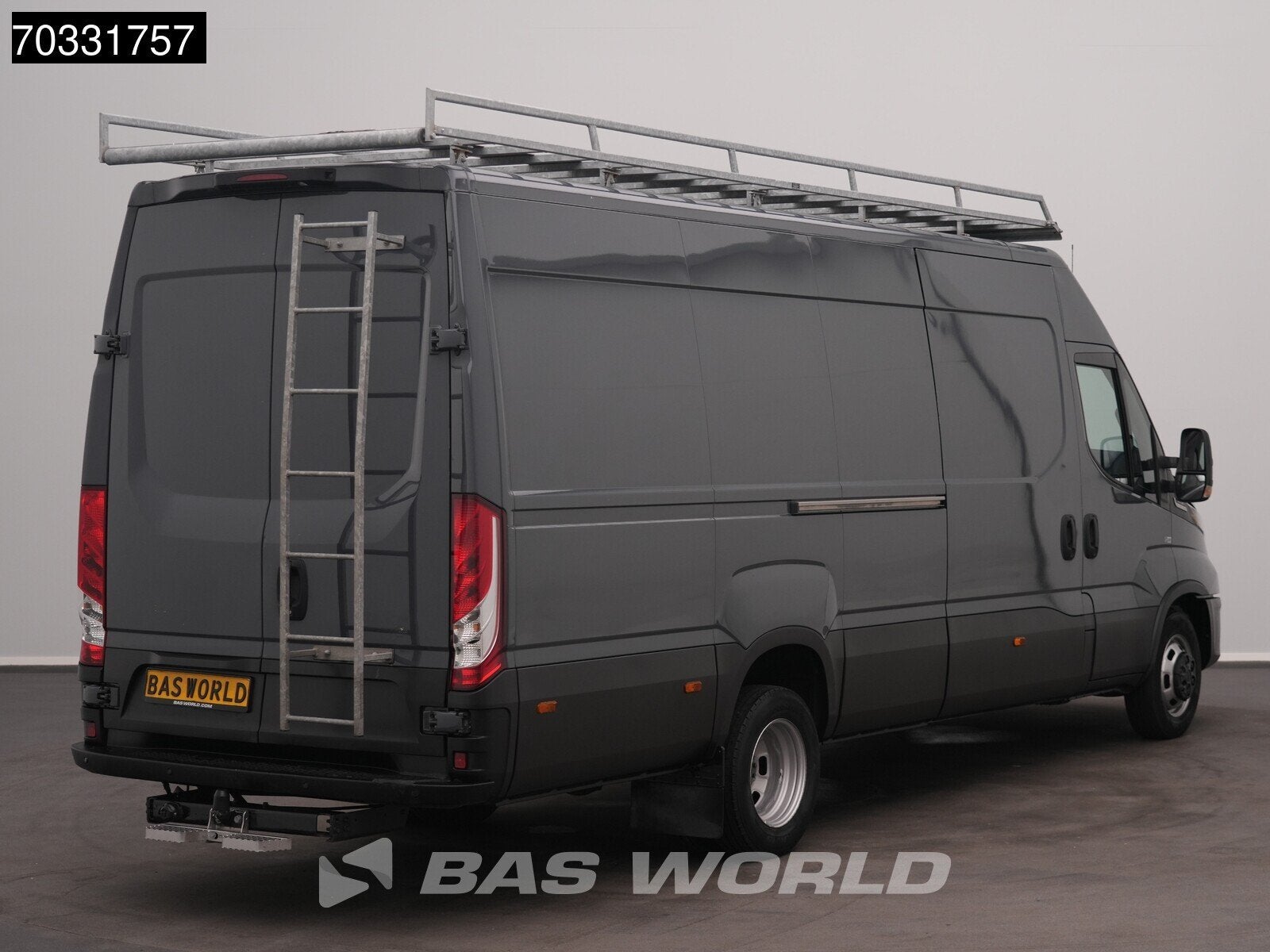 Iveco Daily 35C18 3.0L Automaat L3H2 LED 3,5t Trekhaak Dubbe, Automaat, 2872 kg, Stof, Gebruikt