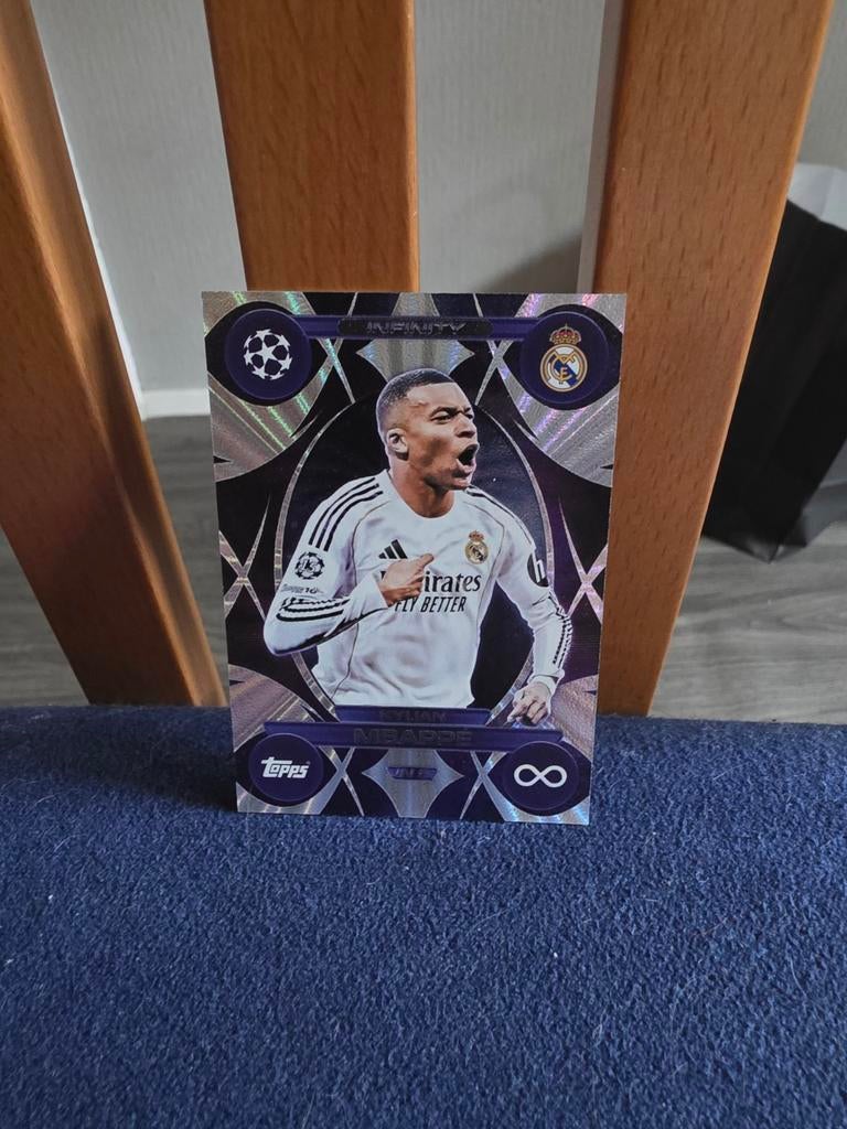 Topps Kylian Mbappé Infinity Spelerskaart Real Madrid, Ophalen of Verzenden, Zo goed als nieuw, Buitenlandse clubs, Spelerskaart