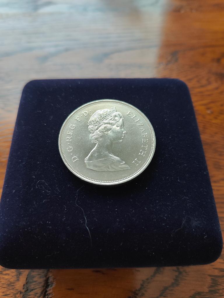 Engelse Crown 1980 Queen mother 80ste verjaardag, Ophalen of Verzenden, Losse munt