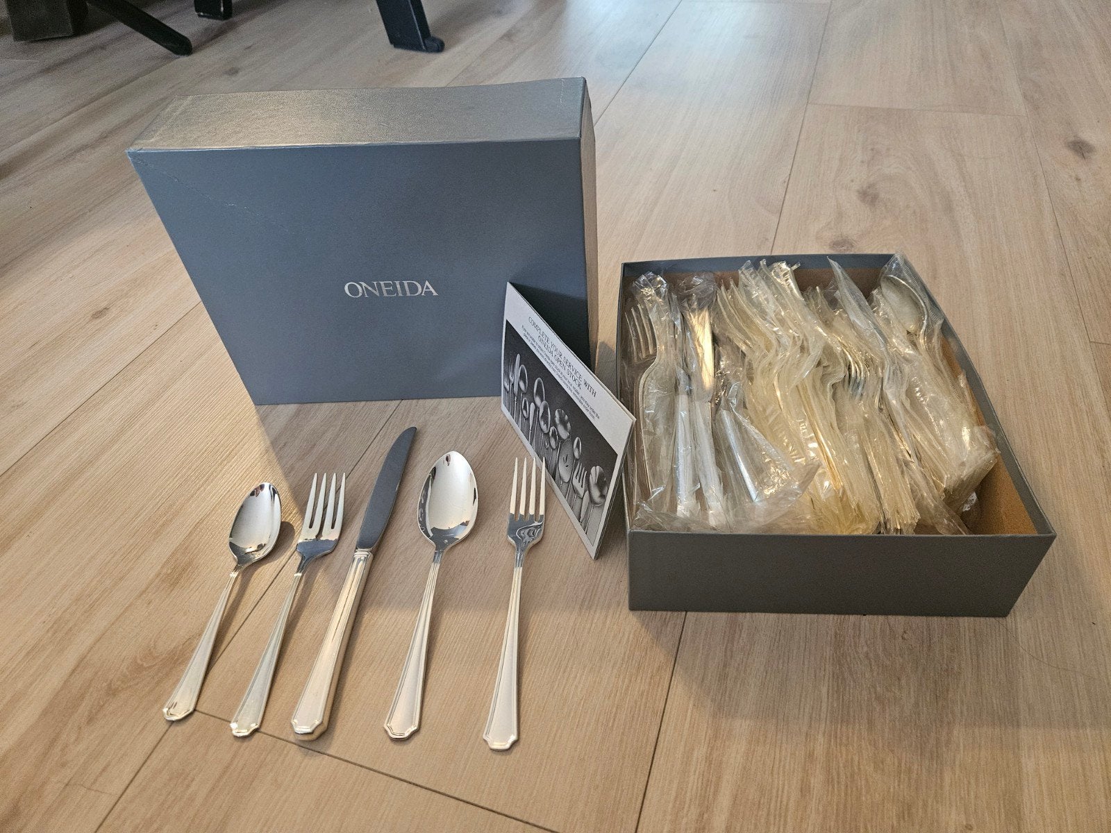 Oneida bestekset – Complete Set 12 Personen, Ophalen, Nieuw, Rvs of Chroom