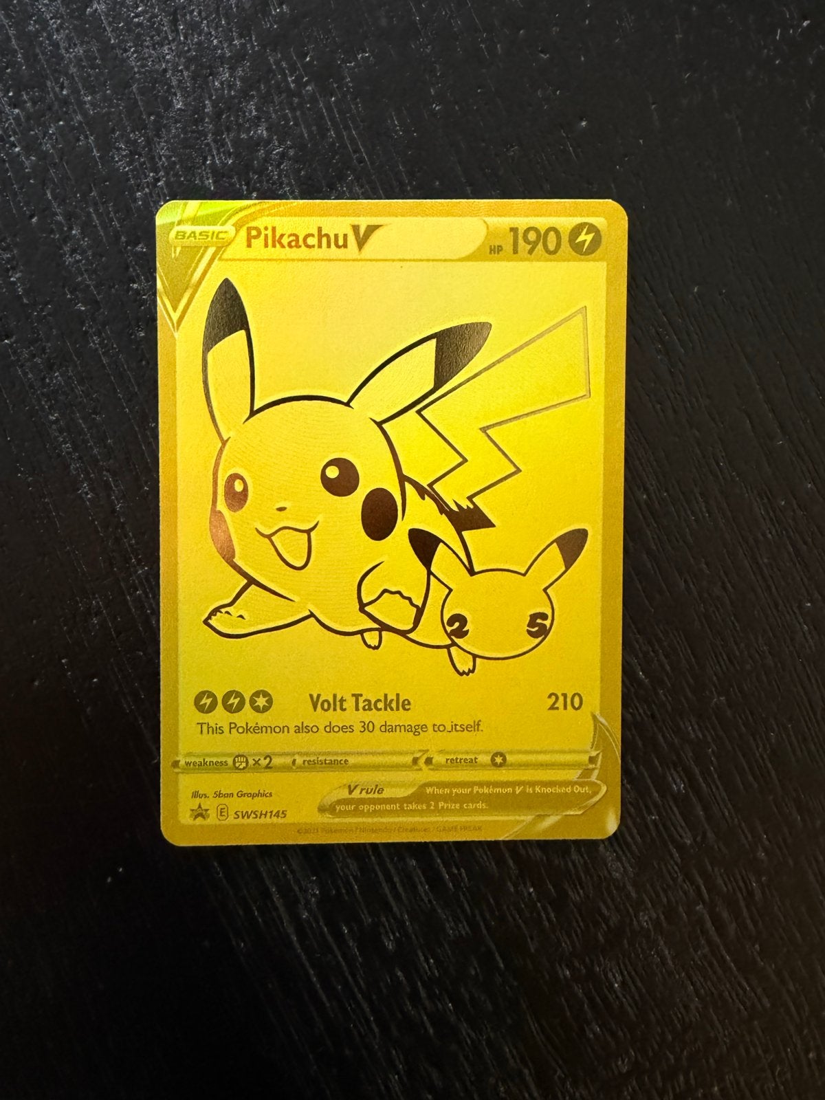 Gouden Pikachu V Pokémon Kaart SWSH145, Ophalen of Verzenden, Zo goed als nieuw, Losse kaart, Foil
