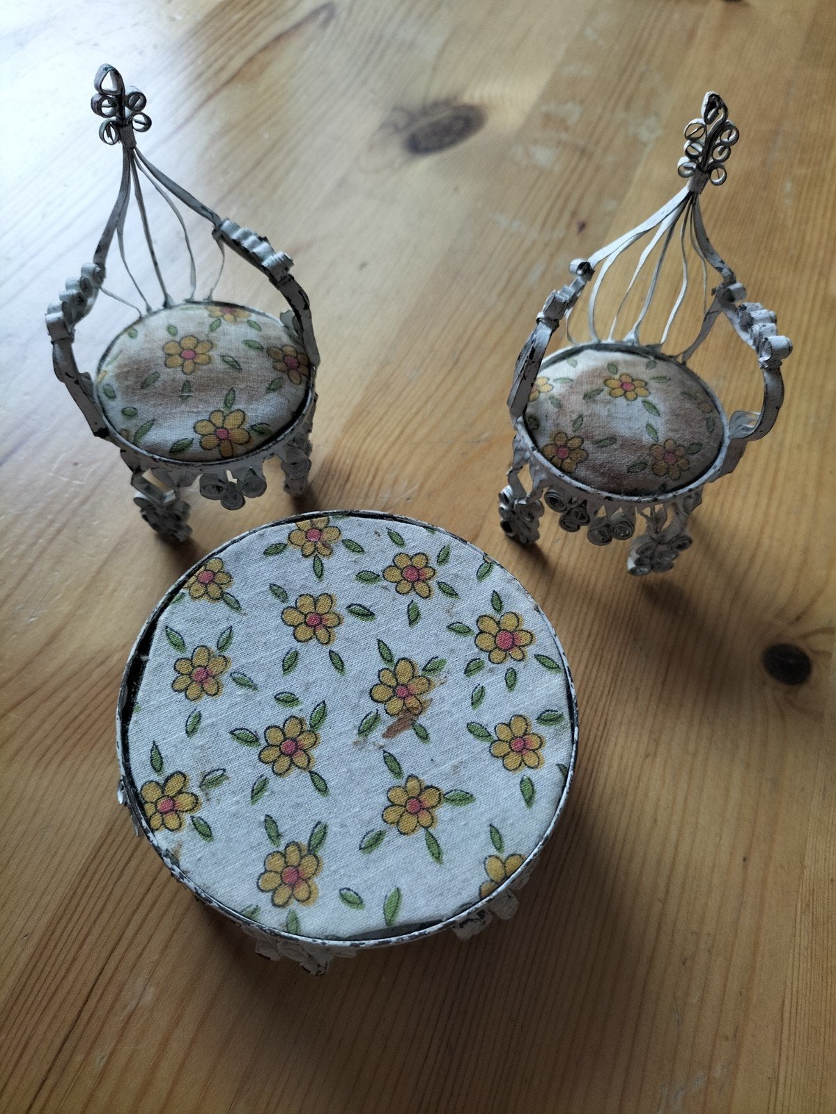 salontafeltje met 2 stoeltjes, Ophalen of Verzenden, Poppenhuis