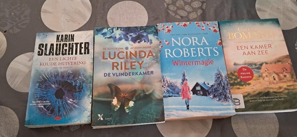 Boeken lucinda riley corine bomann per set, Boeken, Ophalen, Zo goed als nieuw