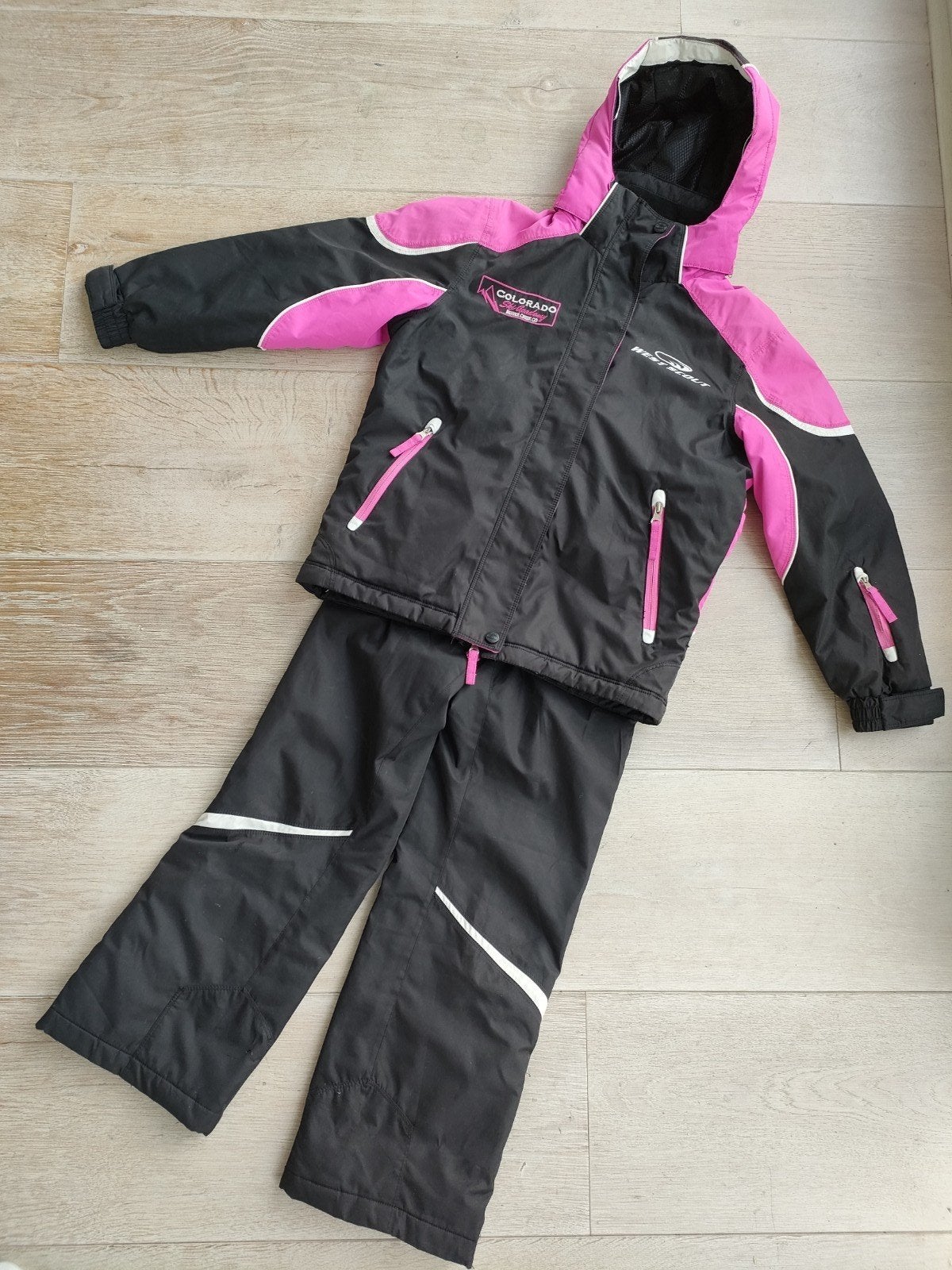 Prachtig skipak West Scout maat 140, roze zwart, Kinderen en Baby's, Meisje, Zo goed als nieuw, Jas, Westscout