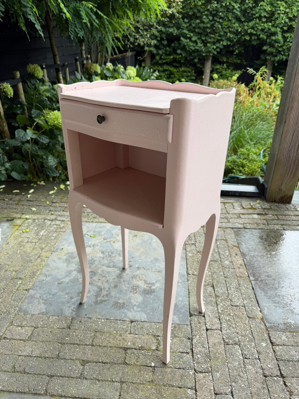 Antiek nachtkastje roze met glitter, Huis en Inrichting, Ophalen, Gebruikt, Minder dan 45 cm, 70 cm of meer