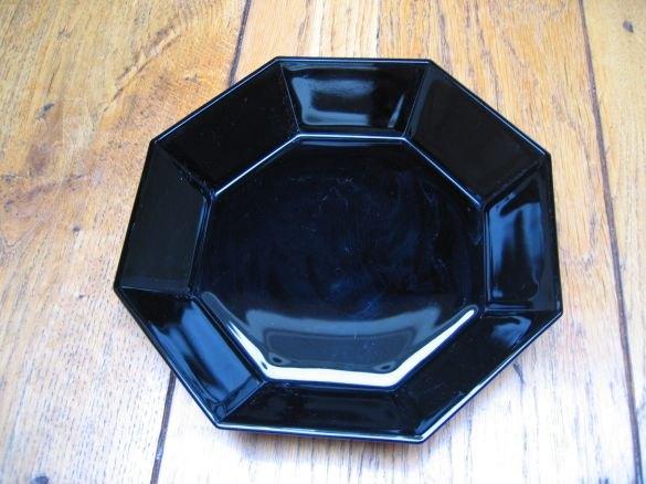 ARCOROC ZWART 8 kantig RETRO GLAZEN SCHAALTJE uit1970 France, Verzenden