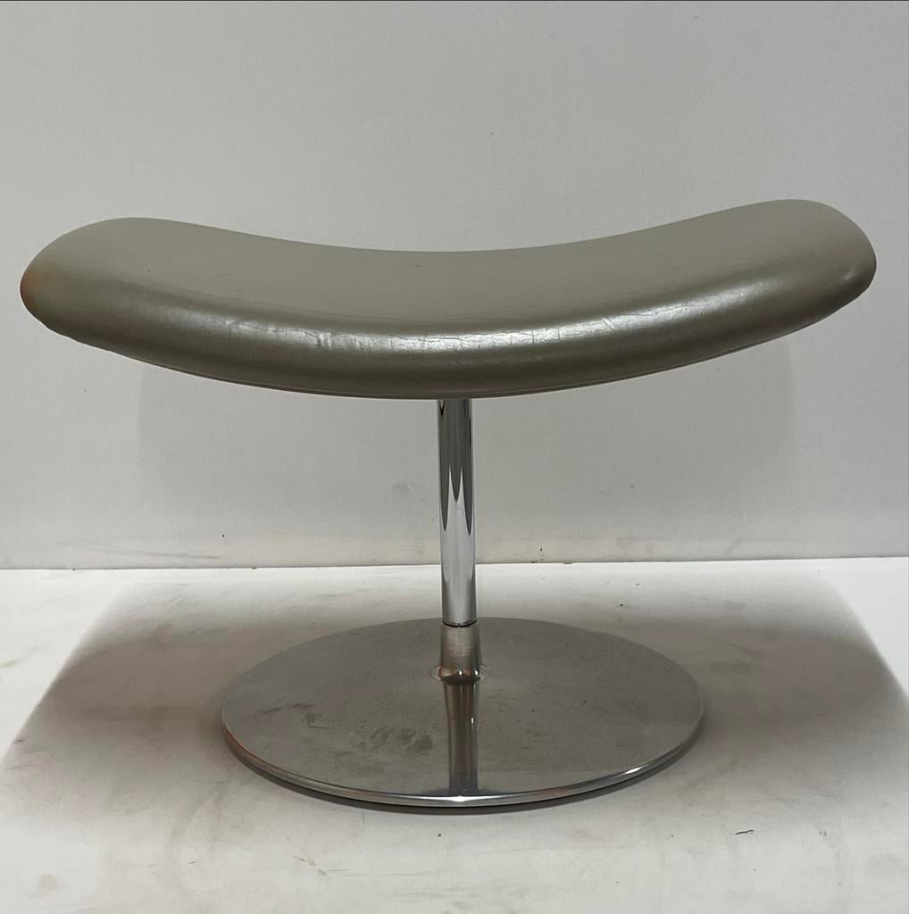 Artifort Tulip P545 Voetenbank - Pierre Paulin - Leer, Huis en Inrichting, Banken | Voetenbanken en Poefen, Gebruikt, P545, 50 tot 75 cm