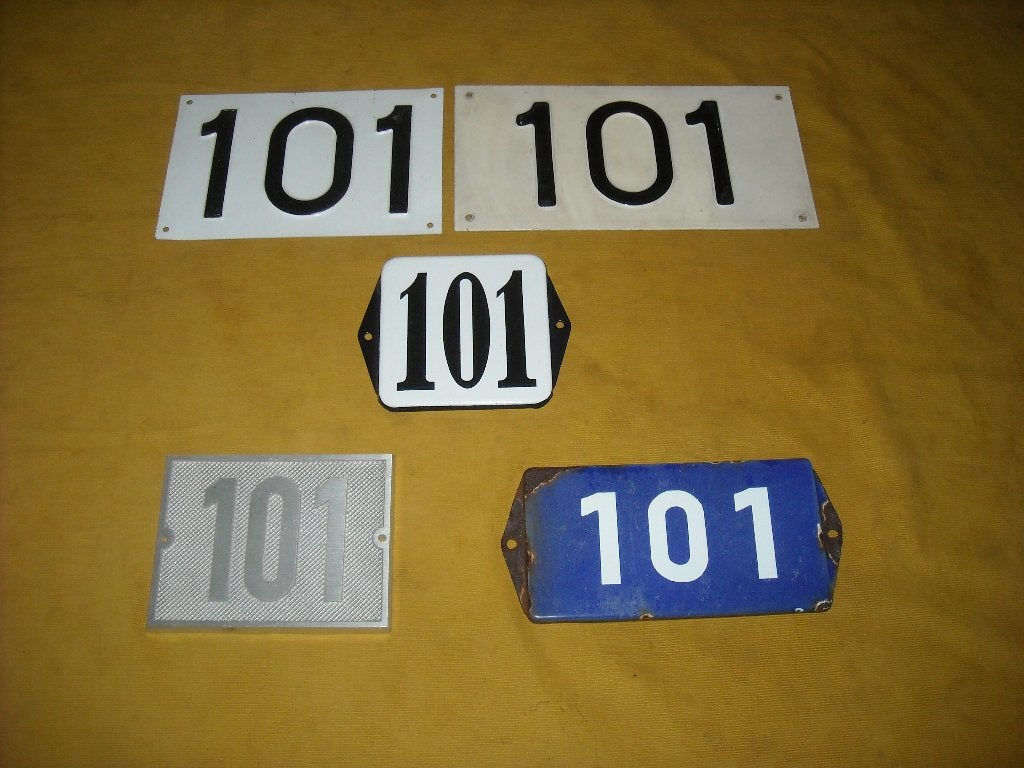oud emaille huisnummer 101 ook 102 103 104 105 106 107 108 1, Ophalen of Verzenden