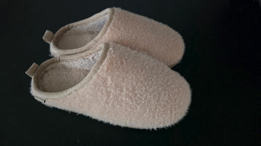 pantoffels 35/36 schapenwol, Kleding | Dames, Beige, Nieuw, Ophalen of Verzenden, Ayacucho