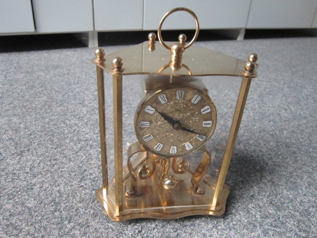 KERN TAFELKLOK QUARTZ, Ophalen