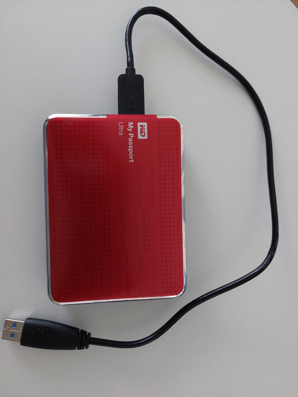 WD My Passport Ultra 1.8 TB Externe Harde Schijf Rood, Computers en Software, Harde schijven, Server, HDD, Ophalen of Verzenden