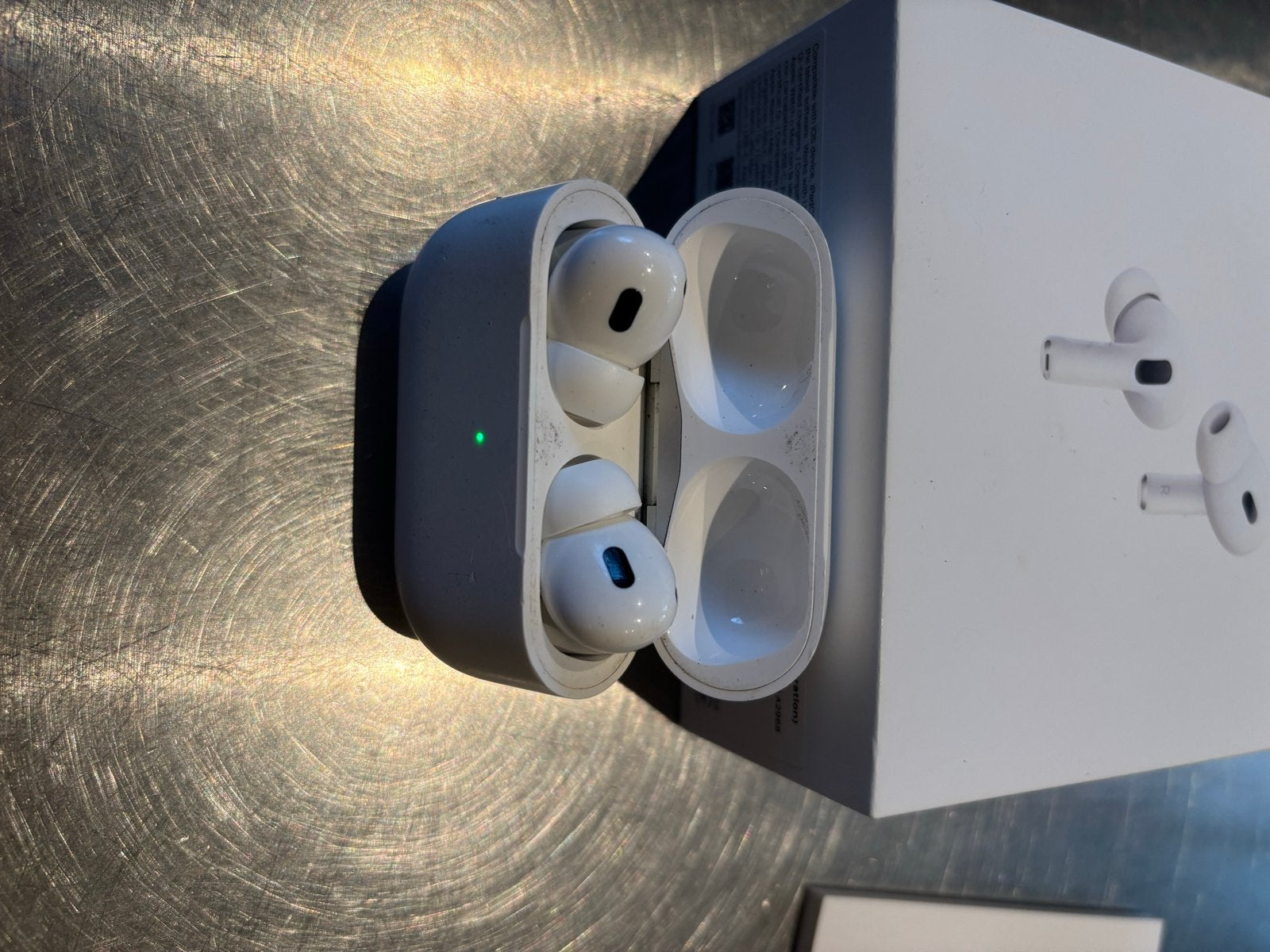 Foto 3 van Apple AirPods Pro 2e generatie (2022) - Zo goed als nieuw