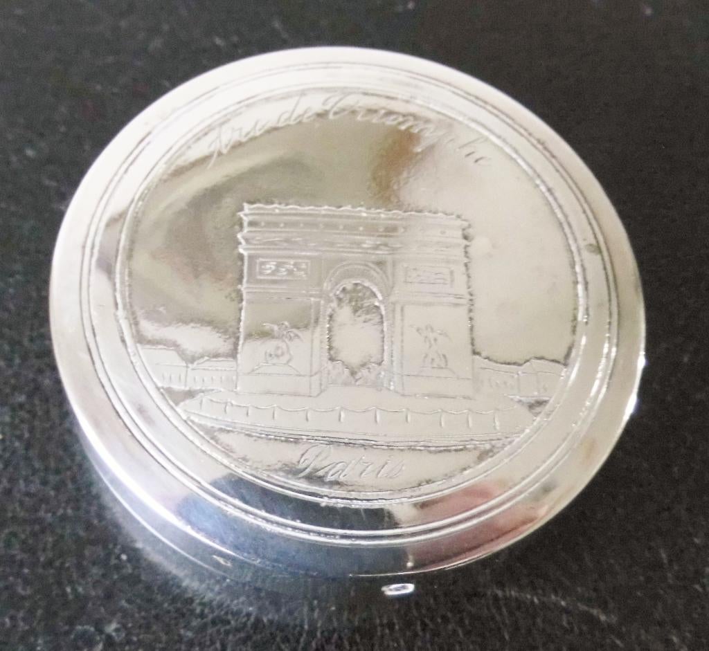 Zilveren kogeldoosje Parijs, Ophalen of Verzenden, Zilver
