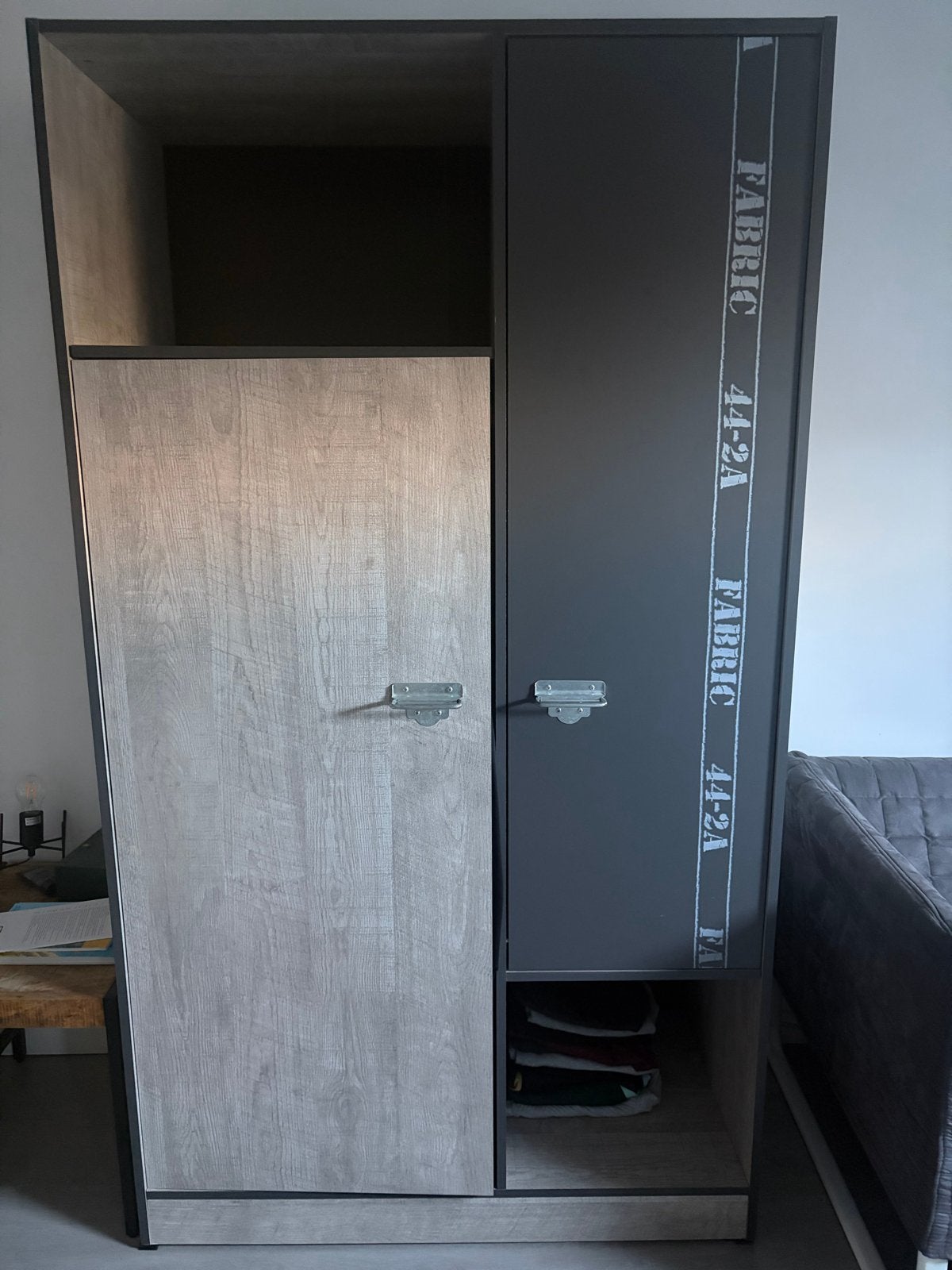 Stoere jongens kledingkast, 2 deurs met hang- en leggedeelte, Huis en Inrichting, Ophalen, Gebruikt, 100 tot 150 cm, 150 tot 200 cm
