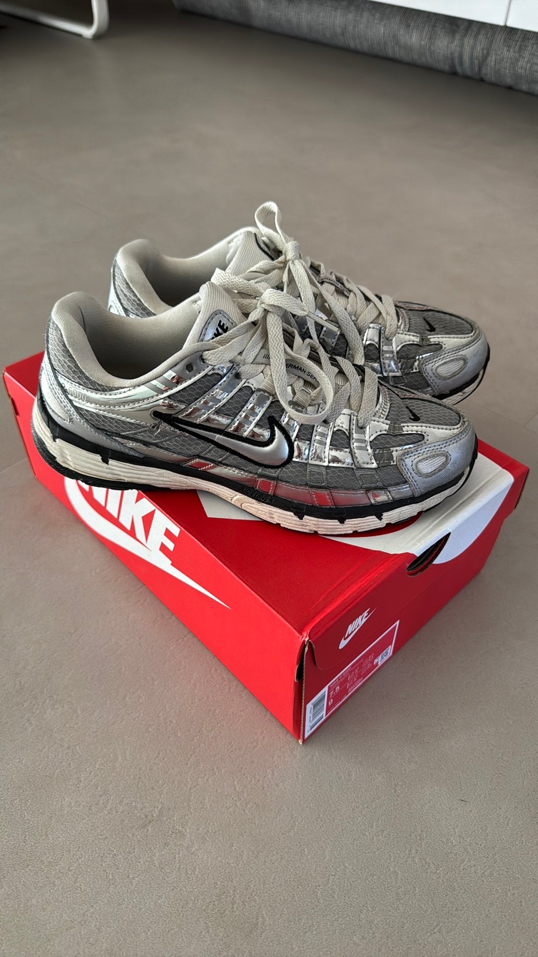 Nike P6000 maat 40 €10,-, Ophalen of Verzenden, Sneakers of Gympen, Grijs, Gedragen