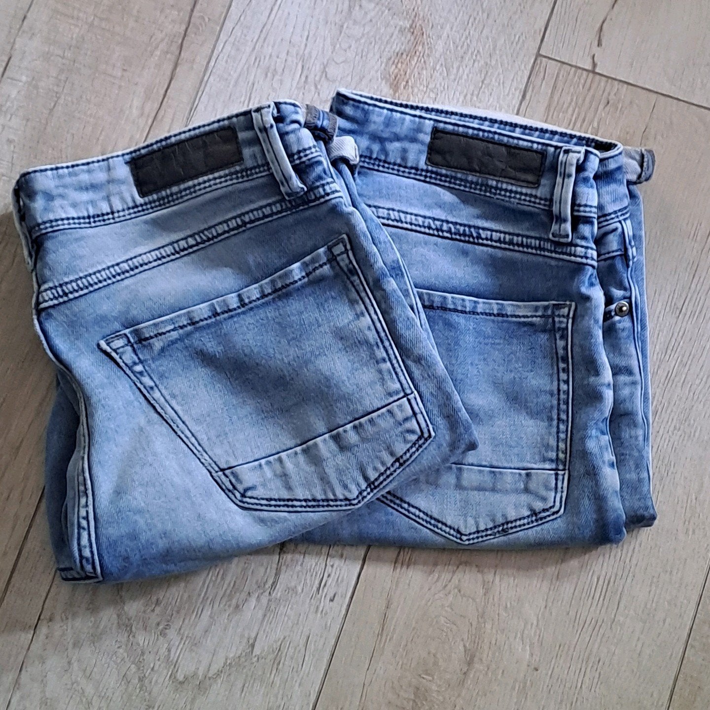 Twee Korte Spijkerbroeken van het Merk: Refill /Maat XS, Blauw, Ophalen of Verzenden, Zo goed als nieuw, Refill