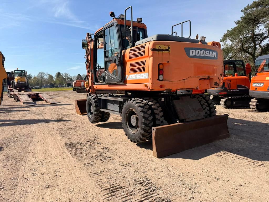 Doosan DX160W-3 (bj 2015), Jansen Machines, Albert@jansen-machines.com, Topperweg 60
3774 LJ  Kootwijkerbroek, NL, Graafmachine