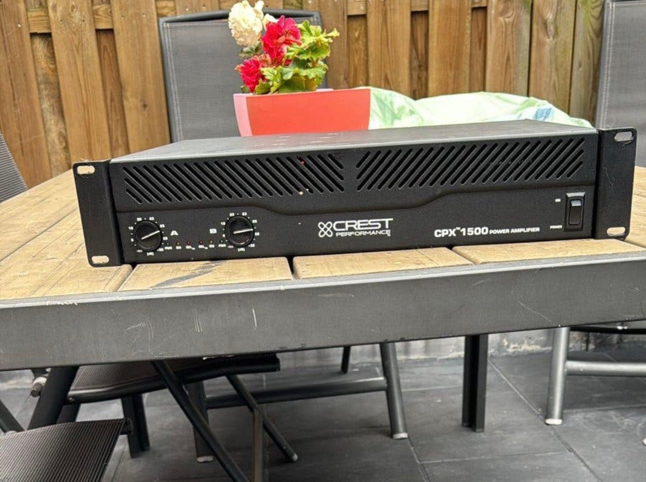 Crest cpx 1500 versterker amp, Ophalen, Zo goed als nieuw, Minder dan 500 watt