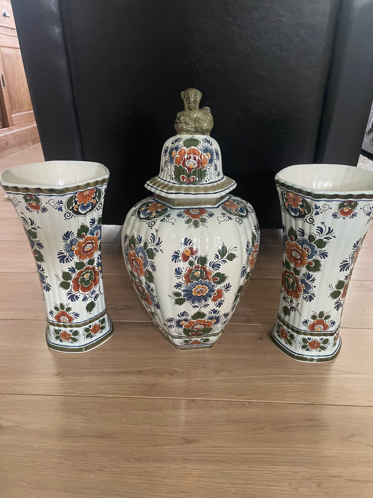 Delft polychroom kaststel, Ophalen