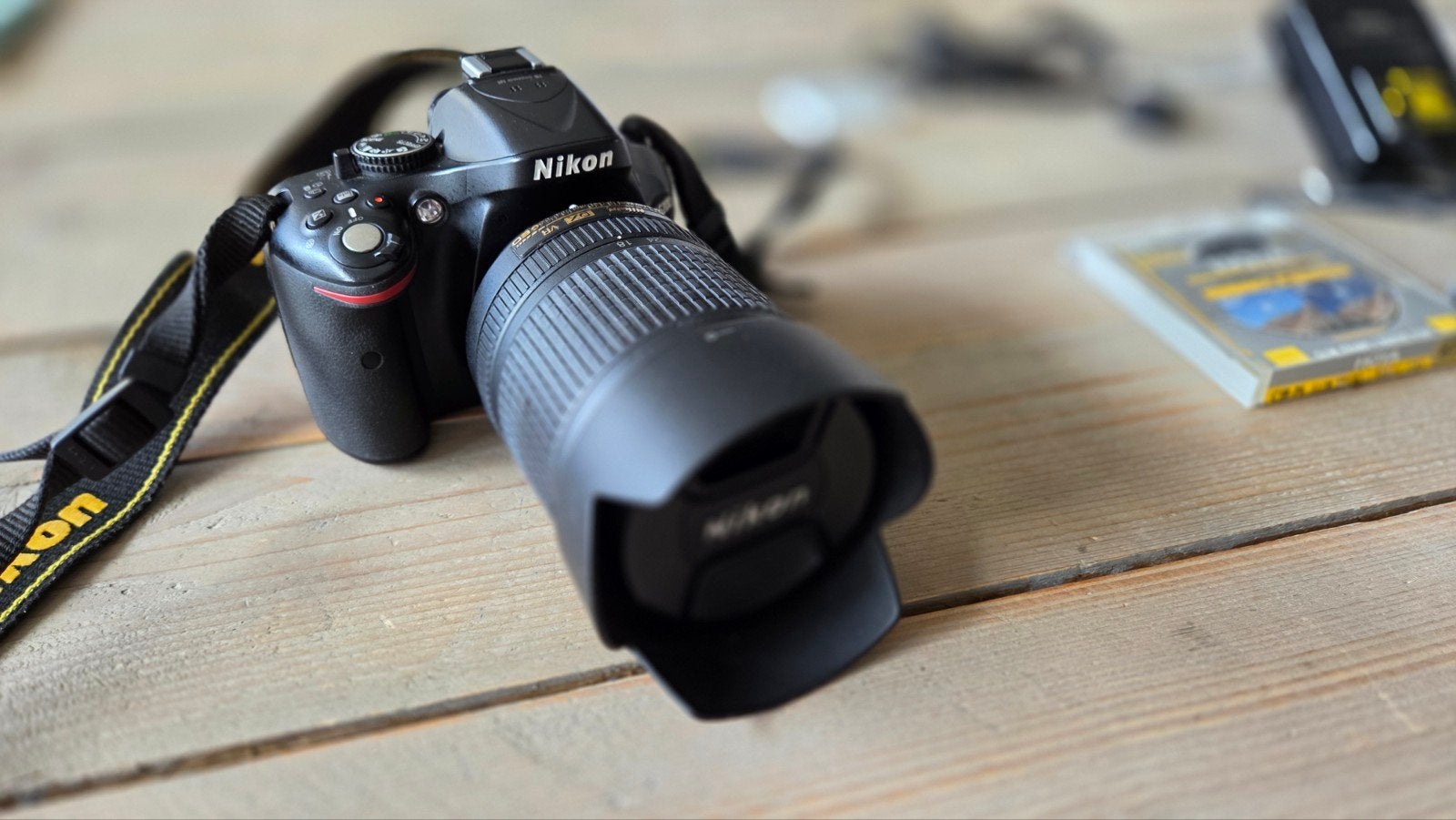 Nikon D5200 Spiegelreflexcamera met 18-140mm lens, Ingebouwde flitser, Spiegelreflex, Ophalen of Verzenden, Zo goed als nieuw