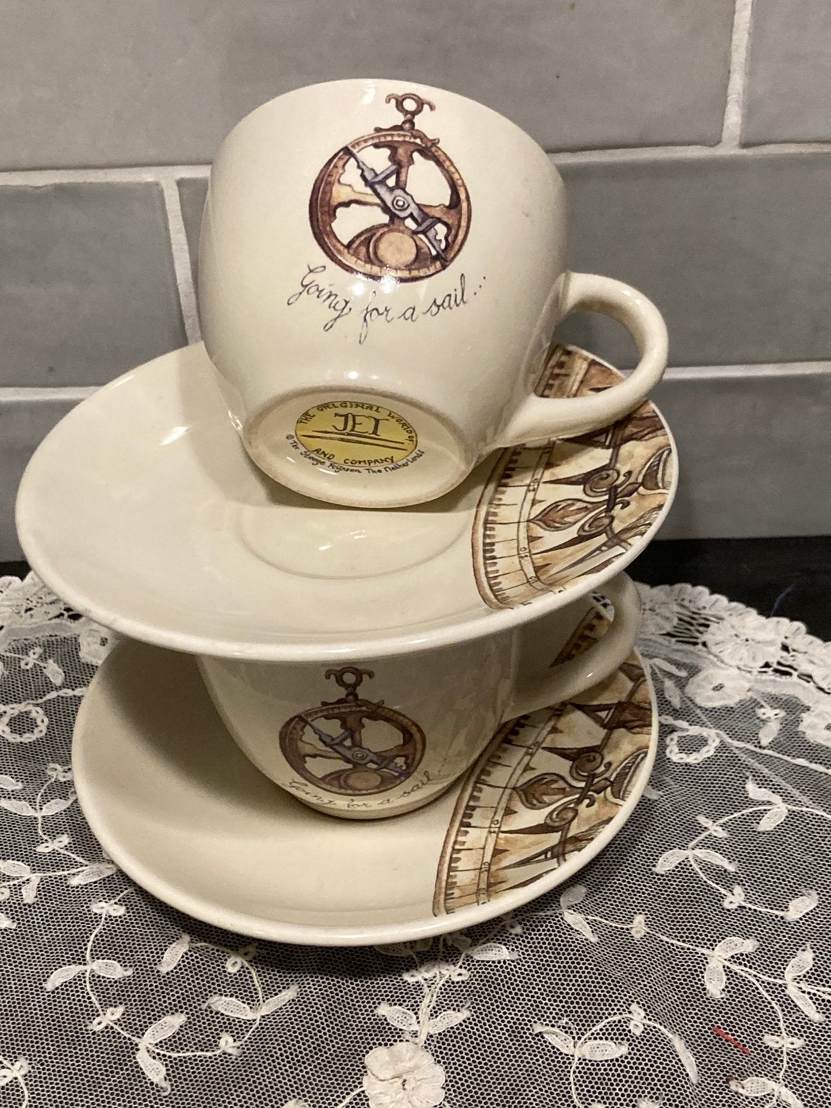 Kop en schotel Jet (060325s), Huis en Inrichting, Keuken | Servies, Gebruikt, Ophalen of Verzenden, Overige stijlen, Kop(pen) en/of Schotel(s)