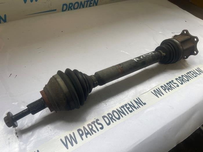 Aandrijfas rechts-voor van een Volkswagen Passat, Gebruikt, -, -, -