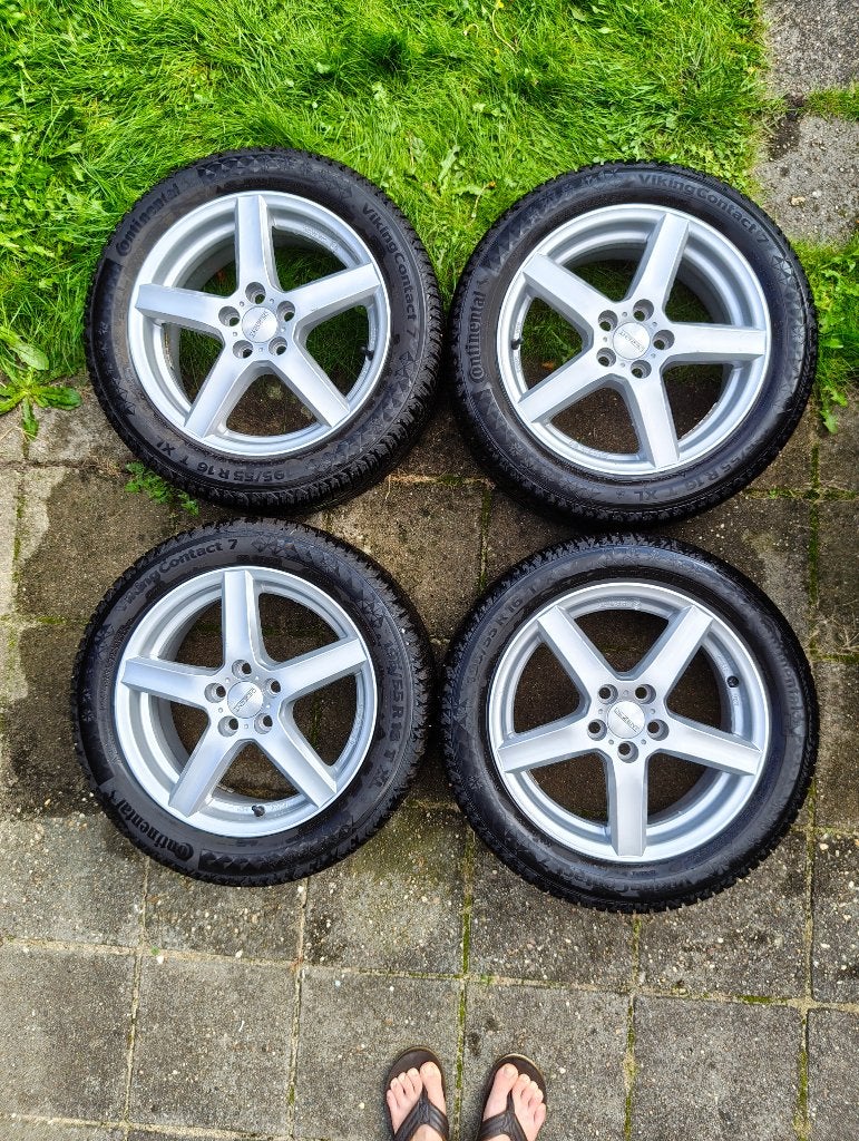 ZGAN: 4 Continental Viking 7 winterbanden met 16 inch velgen, Auto-onderdelen, Ophalen, Gebruikt, 16 inch, Banden en Velgen