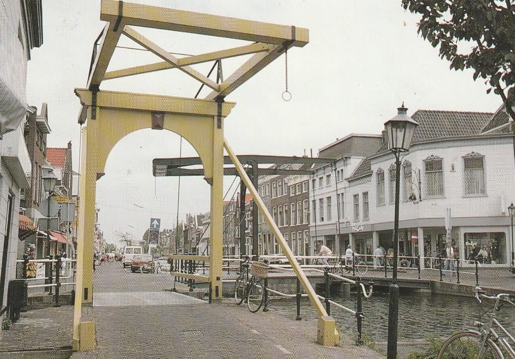 MAASSLUIS Noordvliet Bruggen en Winkel Fair Lady, Verzamelen, Ansichtkaarten | Nederland, Verzenden, 1980 tot heden, Gelopen, Zeeland