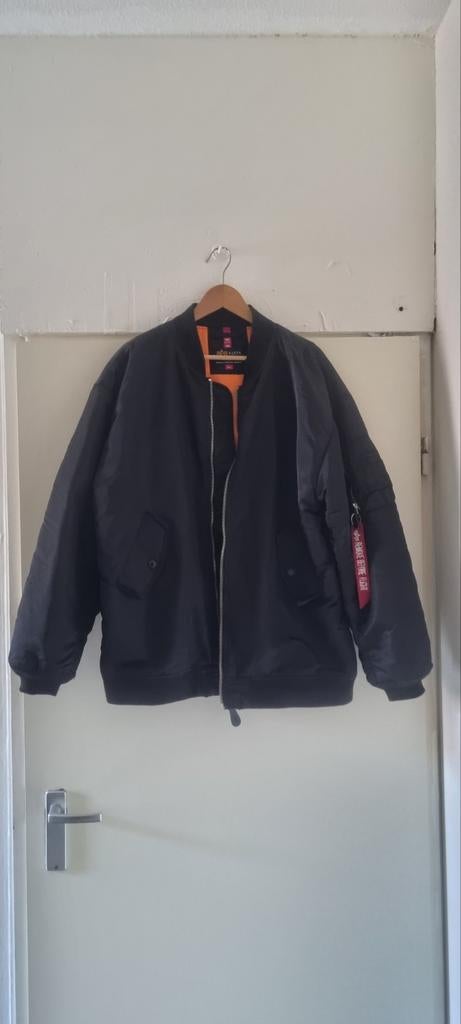 Alpha Industries MA-1 Bomberjack Zwart - Zo goed als nieuw, Alpha Industries, Maat 48/50 (M), Zwart, Ophalen of Verzenden